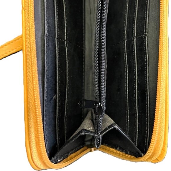 🛑MICKEY MOUSE ➕🆒 WRISTLET Love WALLET Carryall BACKPACK Phone BAG 💸BUY NOW‼️ - Picture 15 of 16